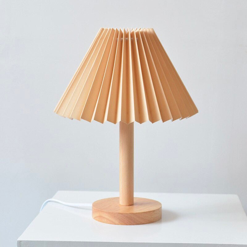 Lampe de chevet en bois avec abat-jour plié